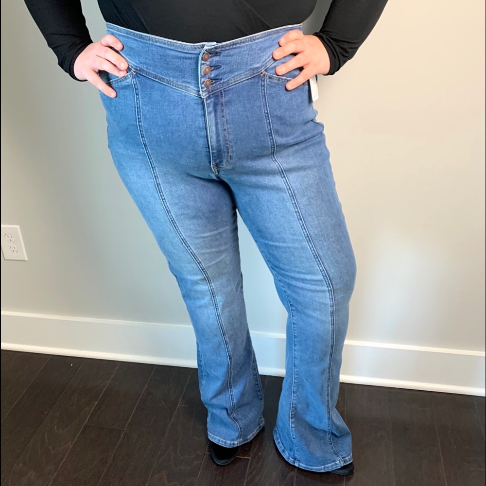 We the Free CRVY Hi Waisted Flare Jeans 18/20